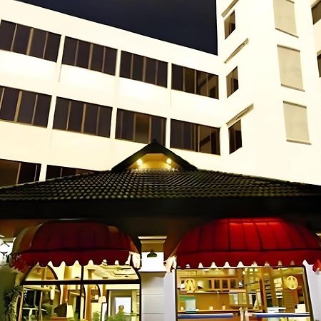 Super Oyo 1096 Winner Inn Hotel شيانغ ماي المظهر الخارجي الصورة